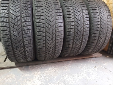 Уживані шини з Європи Pirelli Sottozero 3 . … / 255/45 R 19 Шини на авто в хорошому стані Pirelli Sottozero 3 . … / шириною 255 висотою 45 радіусом R 19 низькі ціни