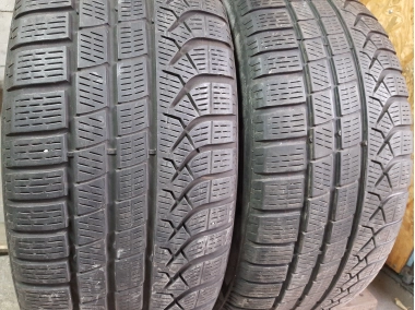 Уживані шини з Європи Pirelli P Zero Winter 245/45 R 19 Шини на авто в хорошому стані Pirelli P Zero Winter шириною 245 висотою 45 радіусом R 19 низькі ціни