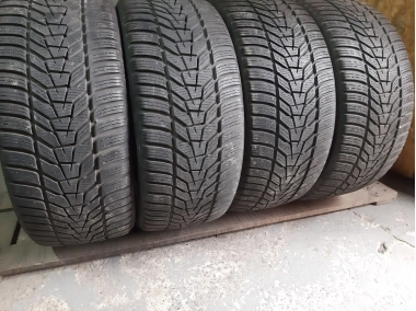 Уживані шини з Європи Hankook Winter I Cept Evo 3 . . . 225/35 R 19 Шини на авто в хорошому стані Hankook Winter I Cept Evo 3 . . . шириною 225 висотою 35 радіусом R 19 низькі ціни