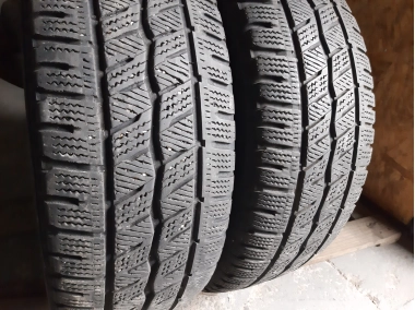 Уживані шини з Європи Hankook Winter I`cept LV . . . 235/65 R 16C Шини на авто в хорошому стані Hankook Winter I`cept LV . . . шириною 235 висотою 65 радіусом R 16C низькі ціни
