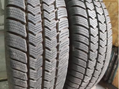 Уживані шини з Європи Semperit Van-Grip 2 205/75 R 16C Шини на авто в хорошому стані Semperit Van-Grip 2 шириною 205 висотою 75 радіусом R 16C низькі ціни